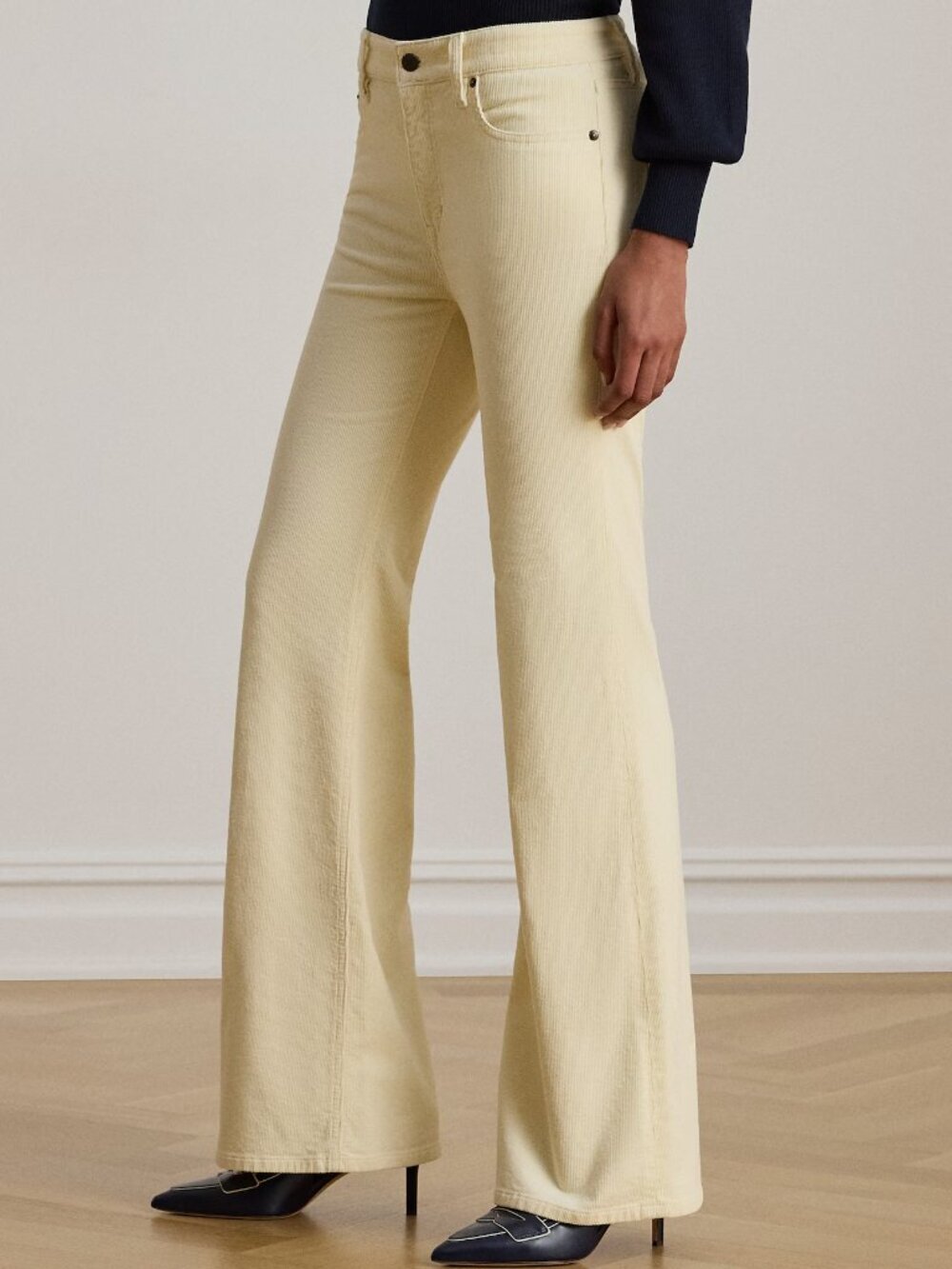 Banana Republic Vintage Y2K Cream High Rise Flared Corduroy Pants Sz 8